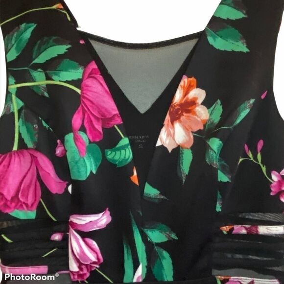 KOMAROV Sleeveless Floral Mesh Summer Midi Dress - Picture 4 of 9